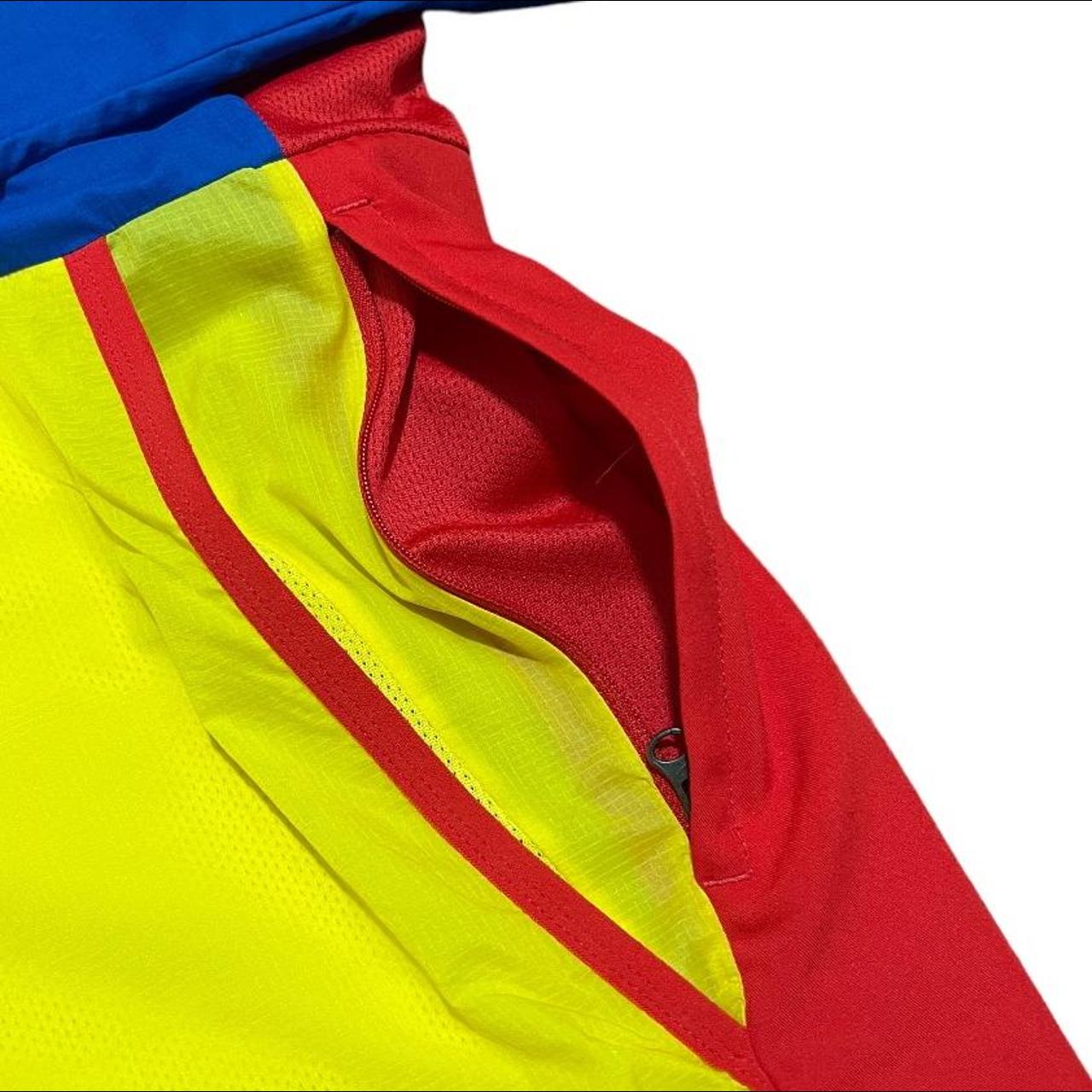 Chaqueta Nike Cortavientos de fútbol Dri Fit Academy Big Swoosh. Hombre