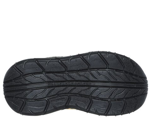 Skechers skech ttracks. bebe