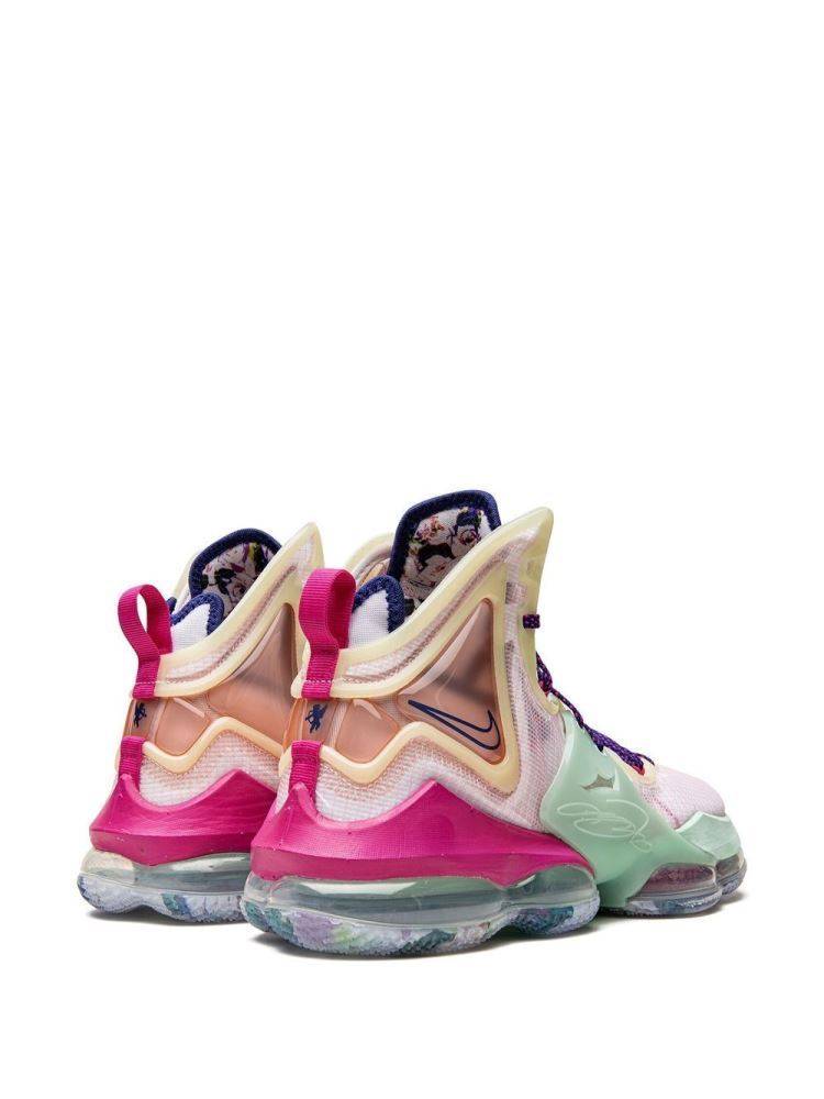 Nike LeBron 19 - Hombre
