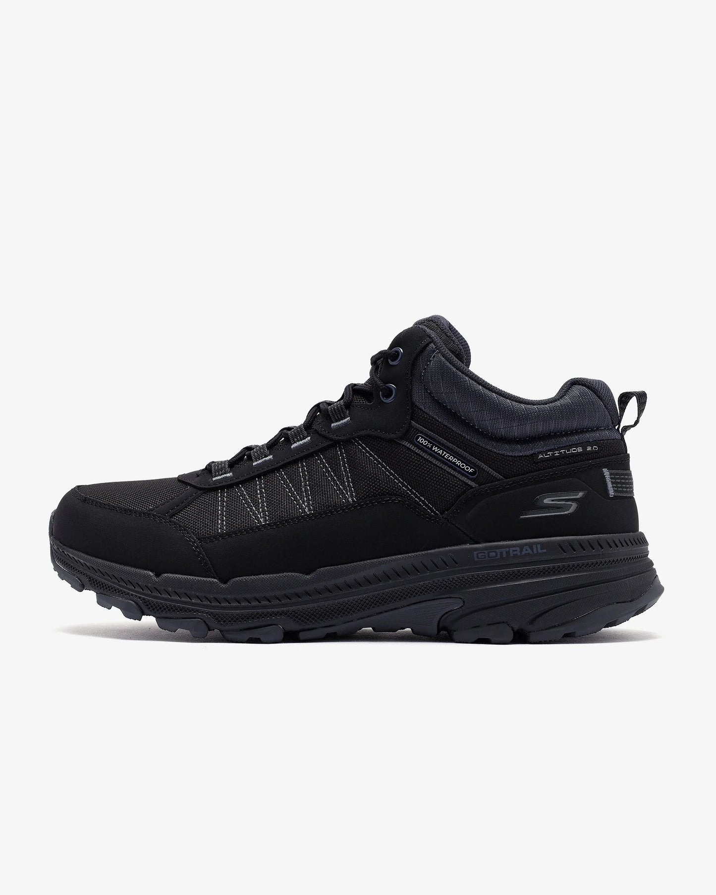 Skechers GO RUN® Trail Altitude 2.0. Mujer