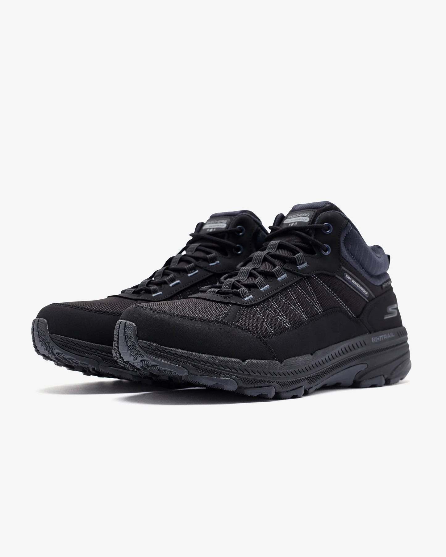 Skechers GO RUN® Trail Altitude 2.0. Mujer