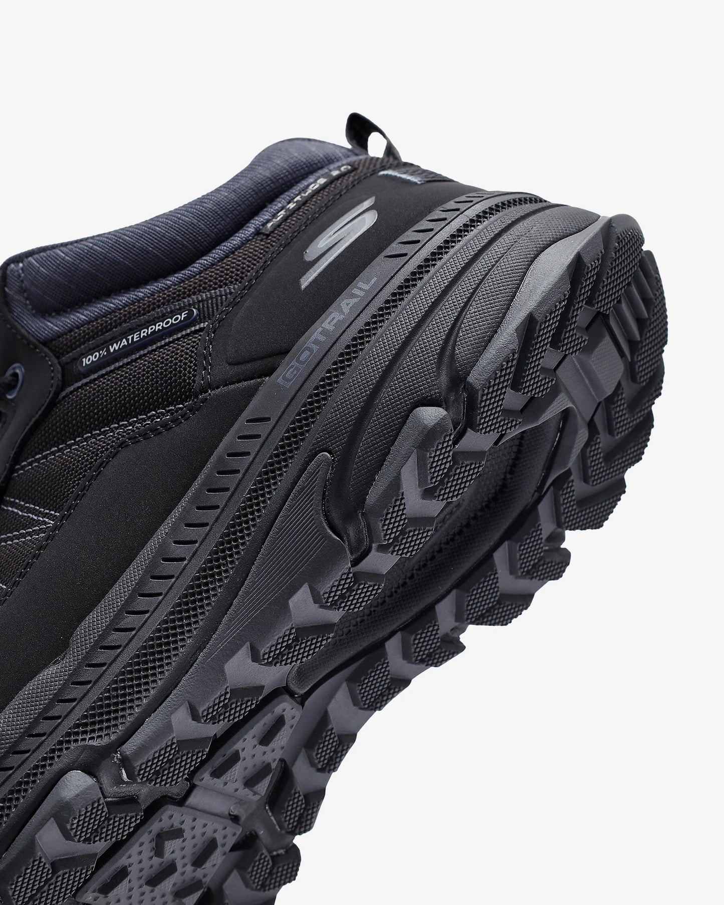 Skechers GO RUN® Trail Altitude 2.0. Mujer