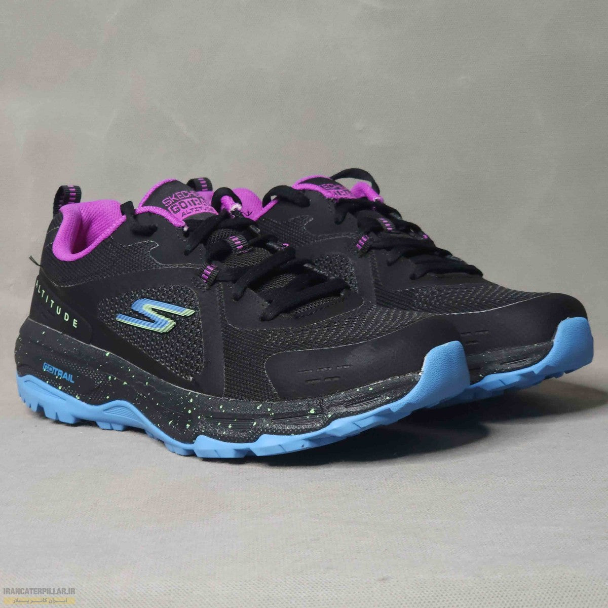 Skechers GO RUN® Trail Altitude - Marble Rock 2.0. Mujer